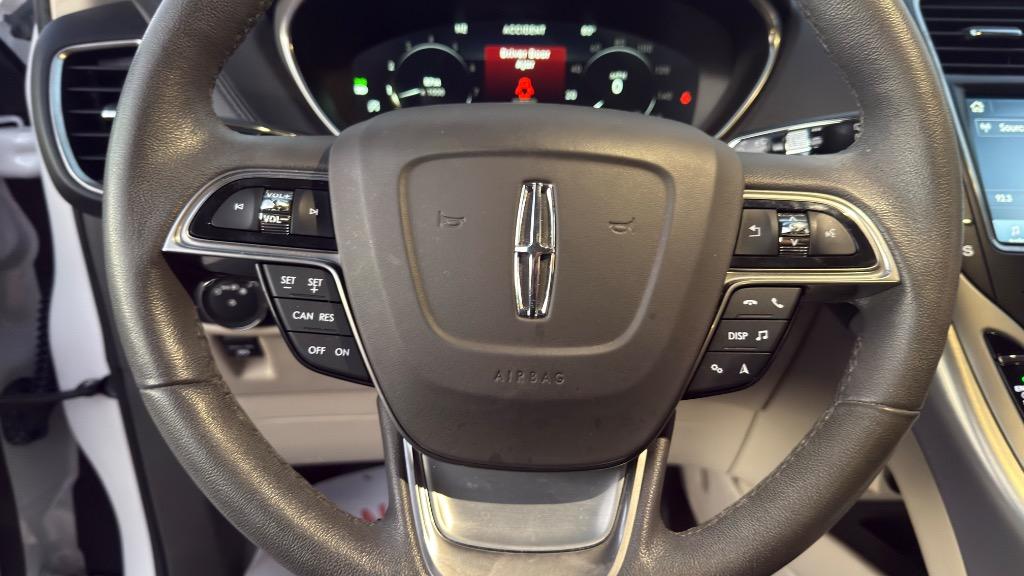 2019 Lincoln Nautilus - $18,995