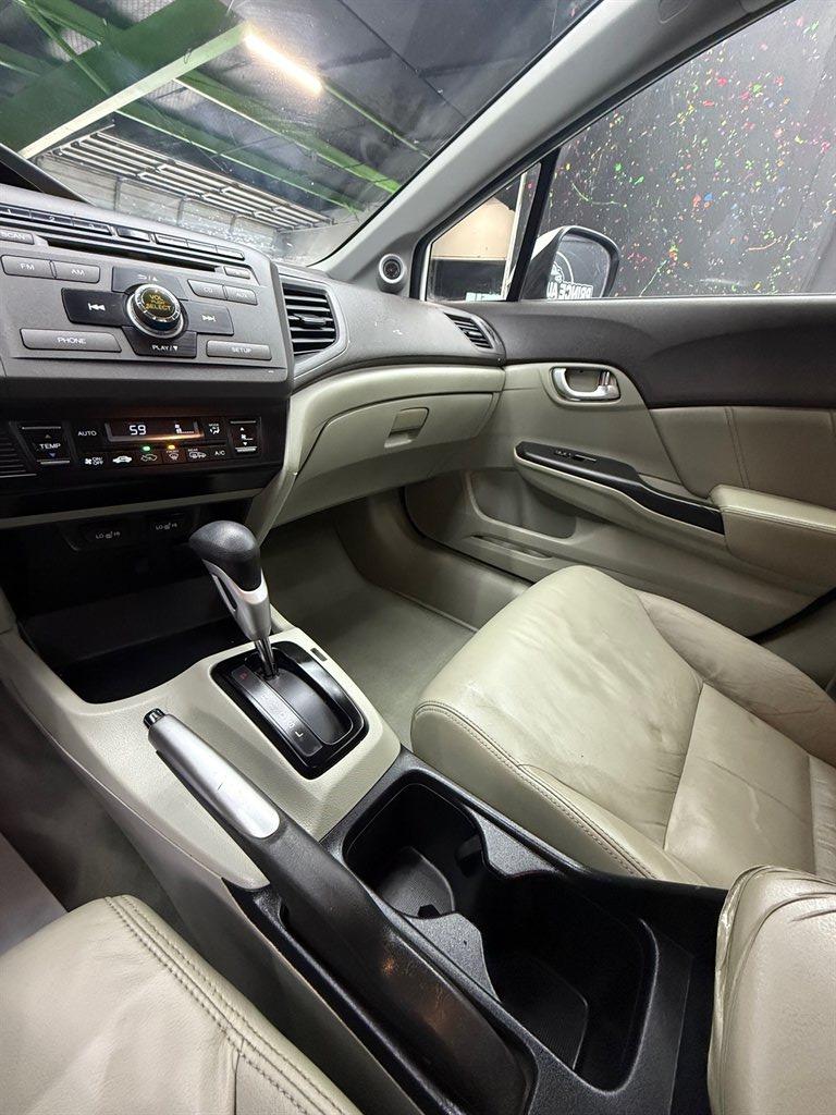 2012 Honda Civic Hybrid w/Leather w/Navi photo