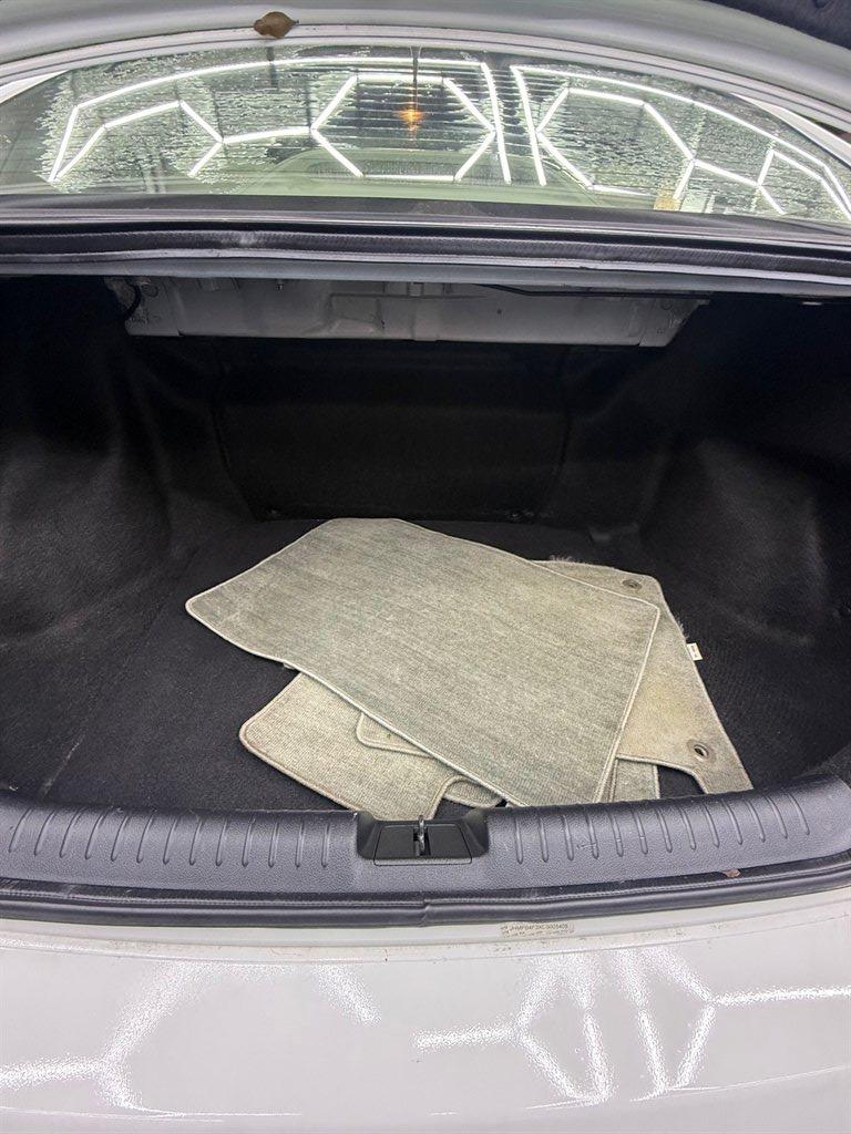 2012 Honda Civic Hybrid w/Leather w/Navi photo