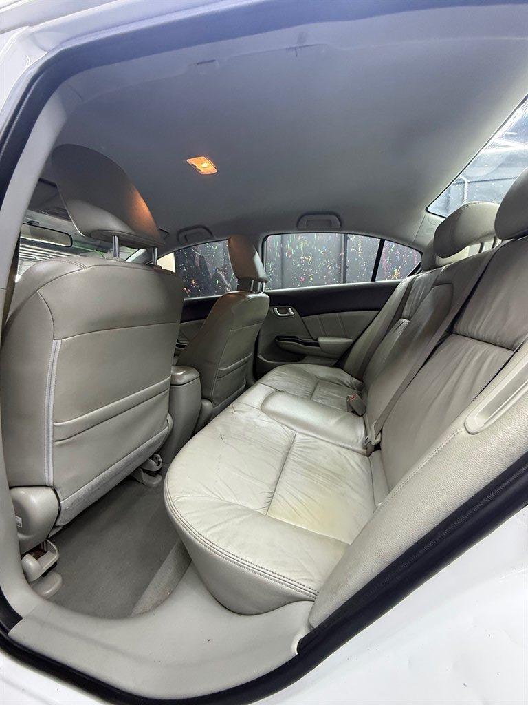 2012 Honda Civic Hybrid w/Leather w/Navi photo