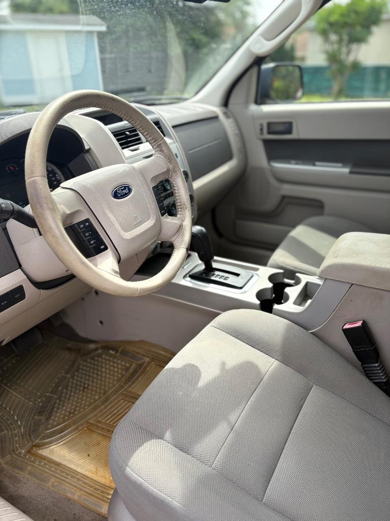 2009 Ford Escape XLT photo