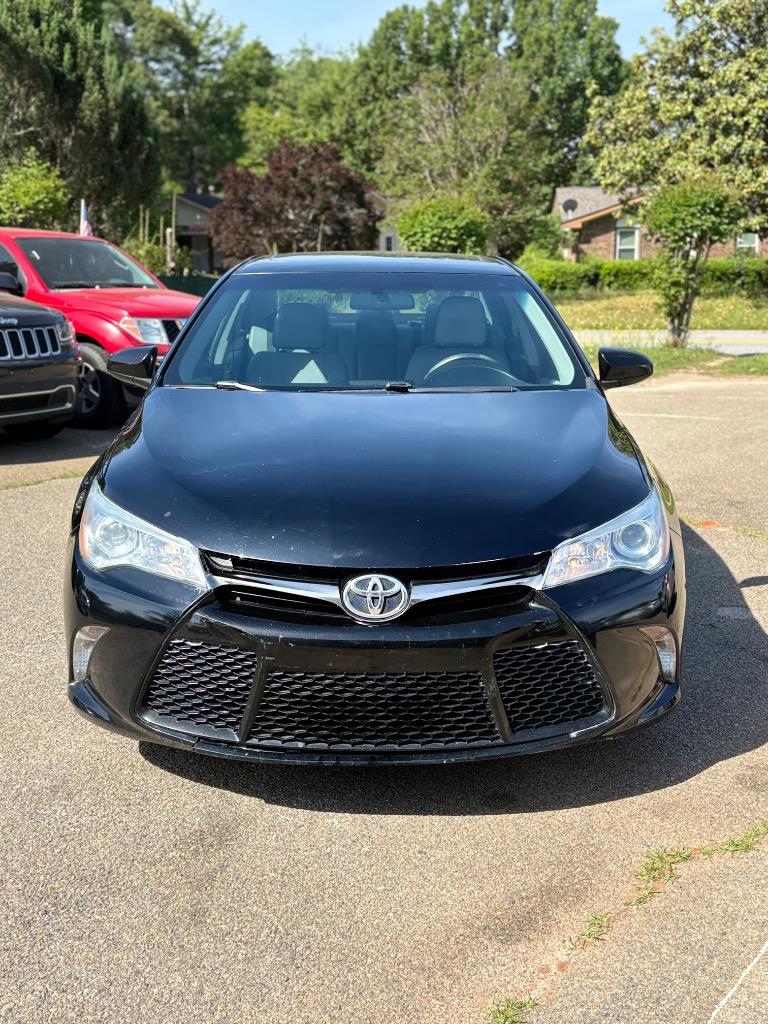 2015 Toyota Camry SE photo