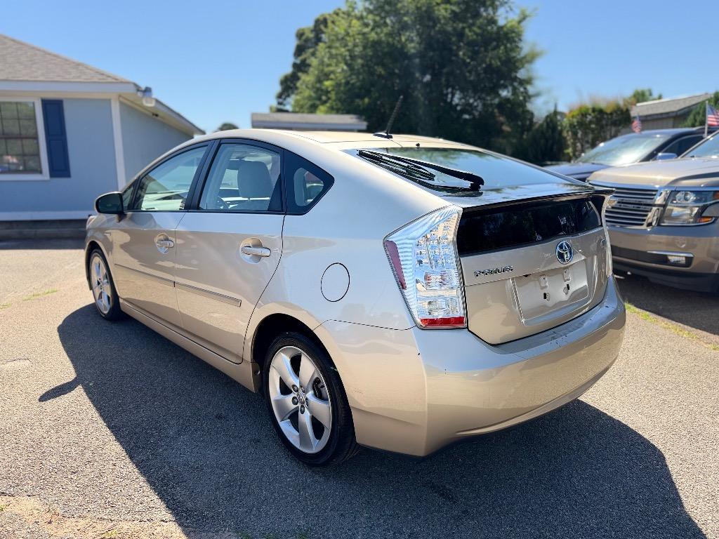 2010 Toyota Prius - $9,499