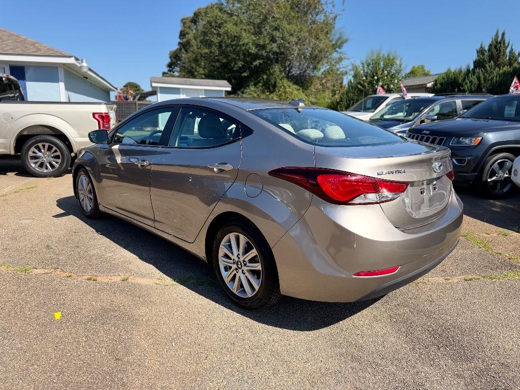 2016 Hyundai Elantra - $7,525