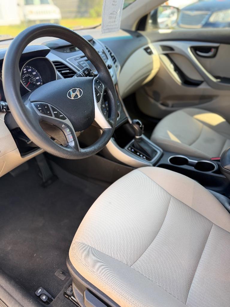2016 Hyundai Elantra - $7,525