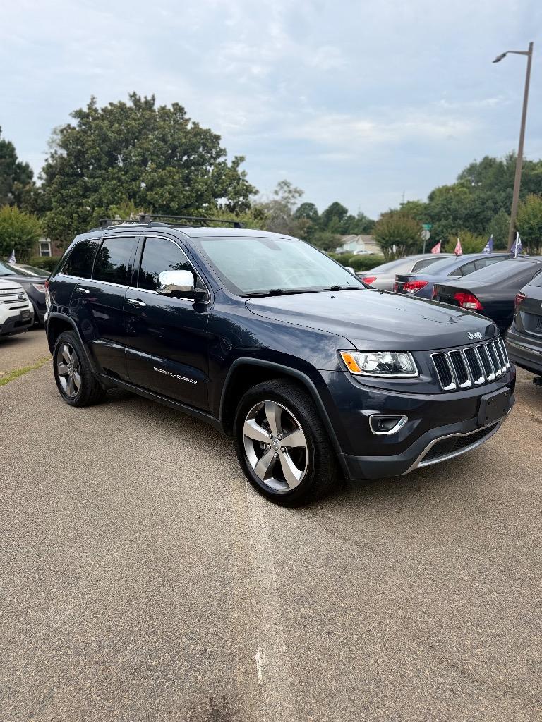 2015 Jeep Cherokee - $13,375