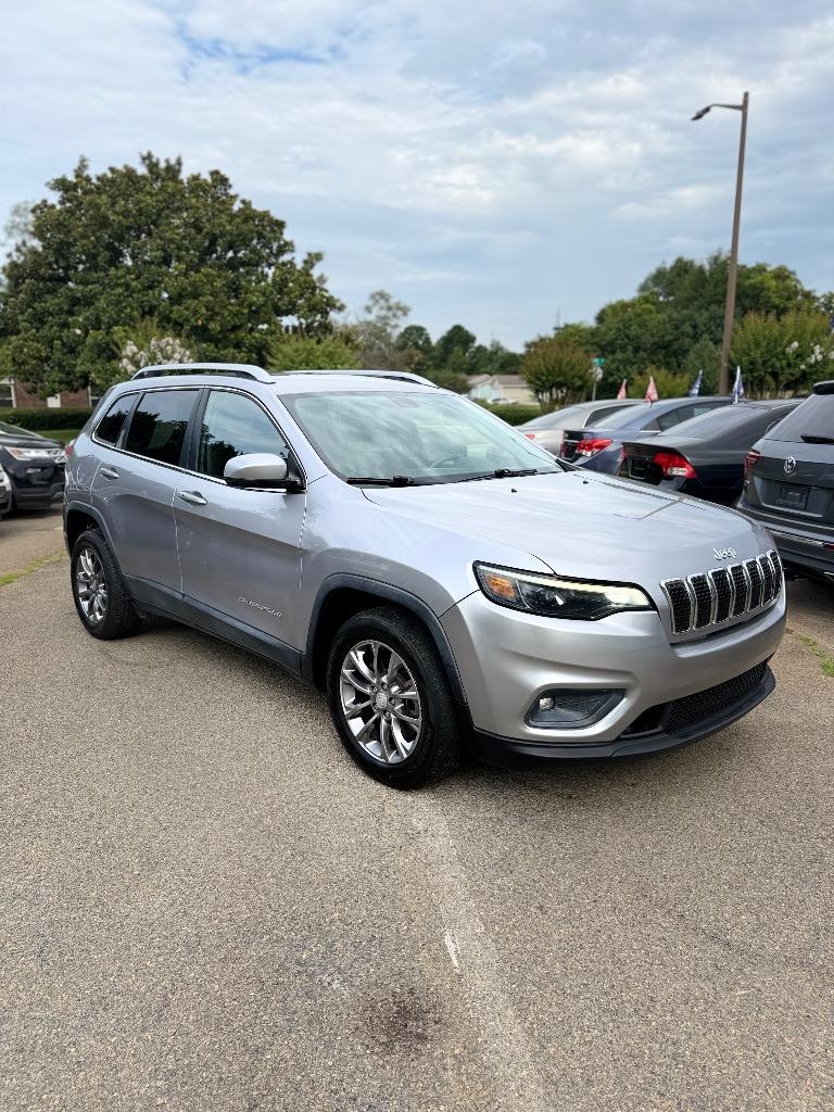 2019 Jeep Cherokee - $9,870