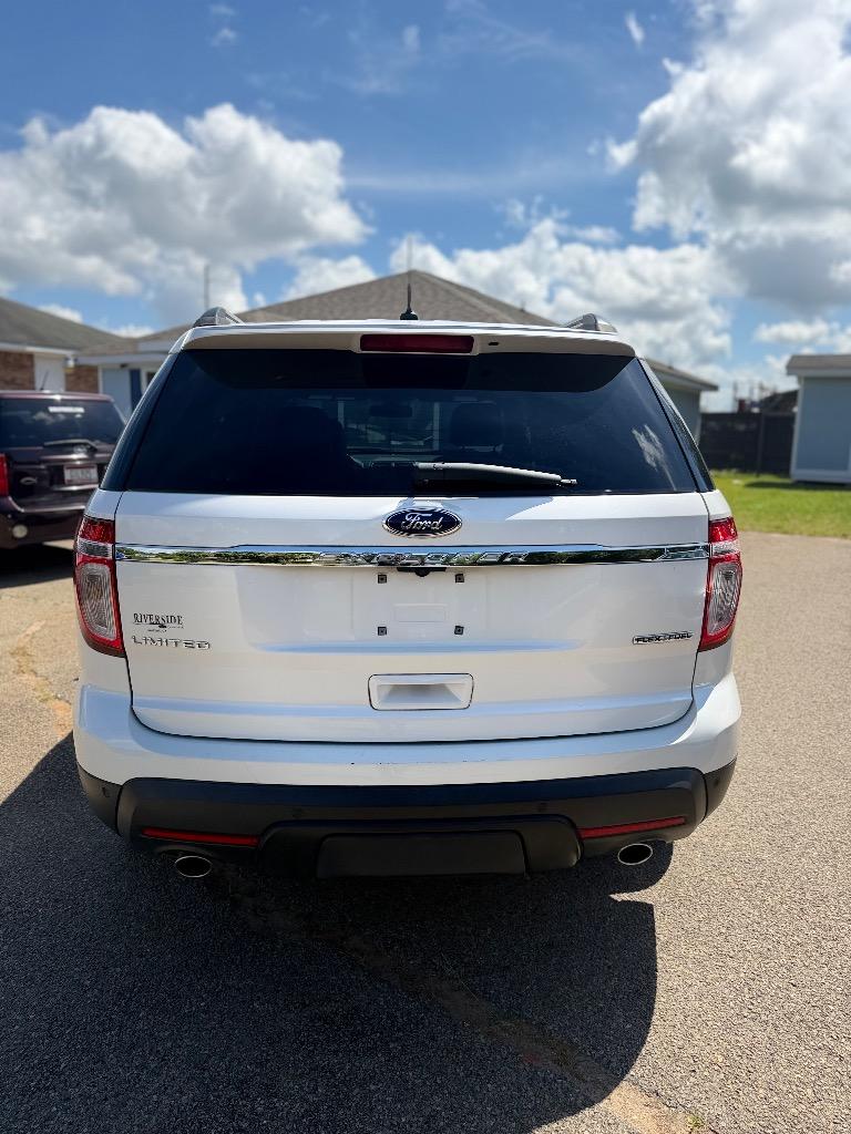 2015 Ford Explorer - $10,499