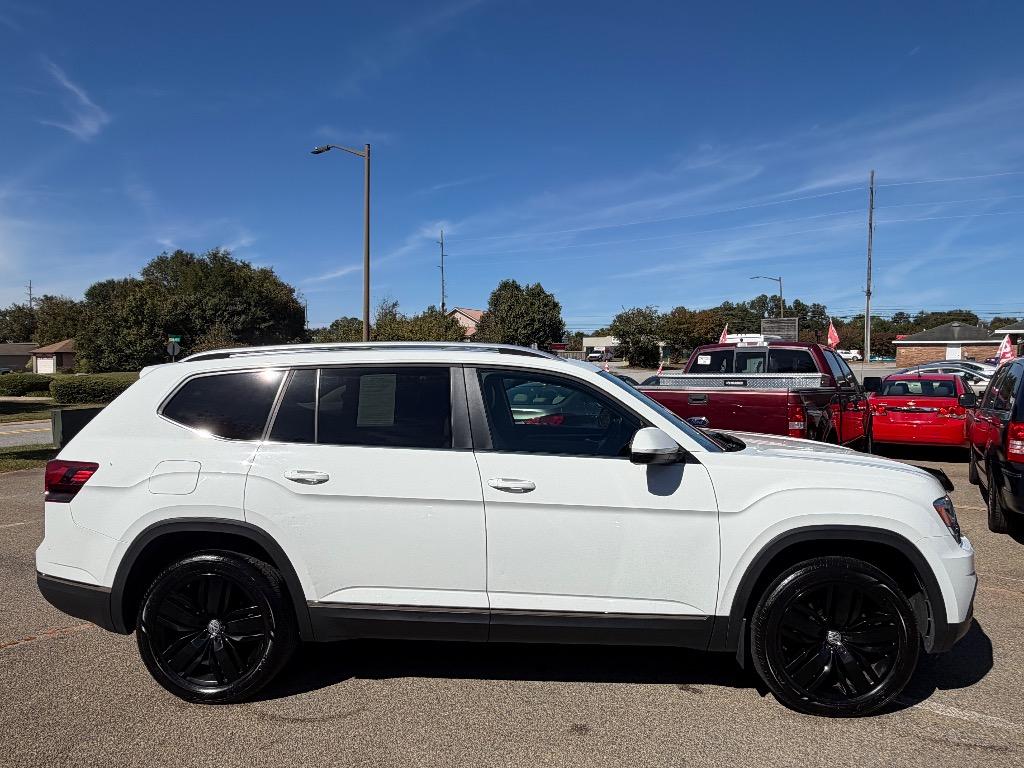 2018 Volkswagen Atlas - $15,225