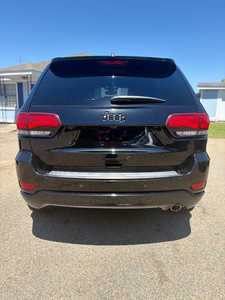 2017 Jeep Grand Cherokee Laredo photo