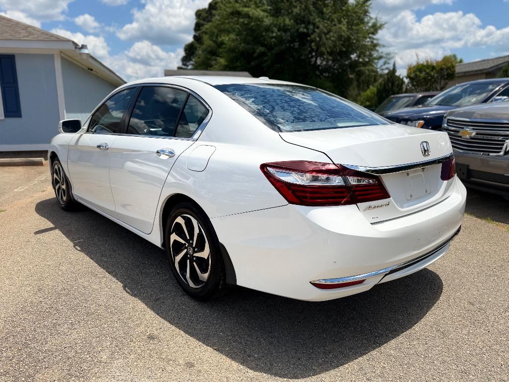 2016 Honda Accord - $11,375