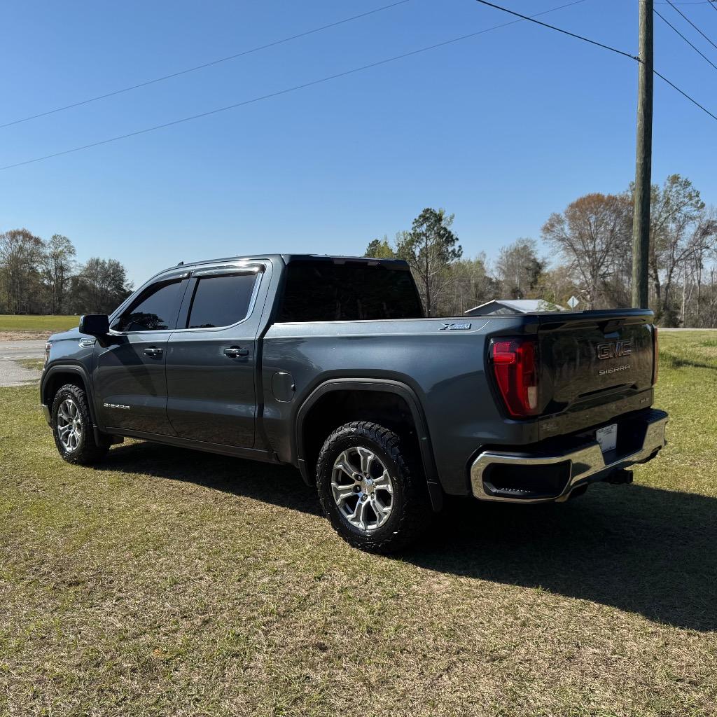 2020 GMC Sierra 1500 SLE photo