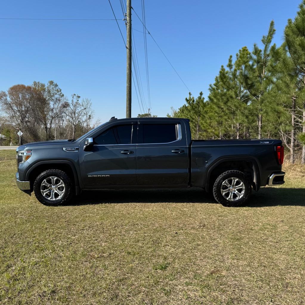 2020 GMC Sierra 1500 SLE photo