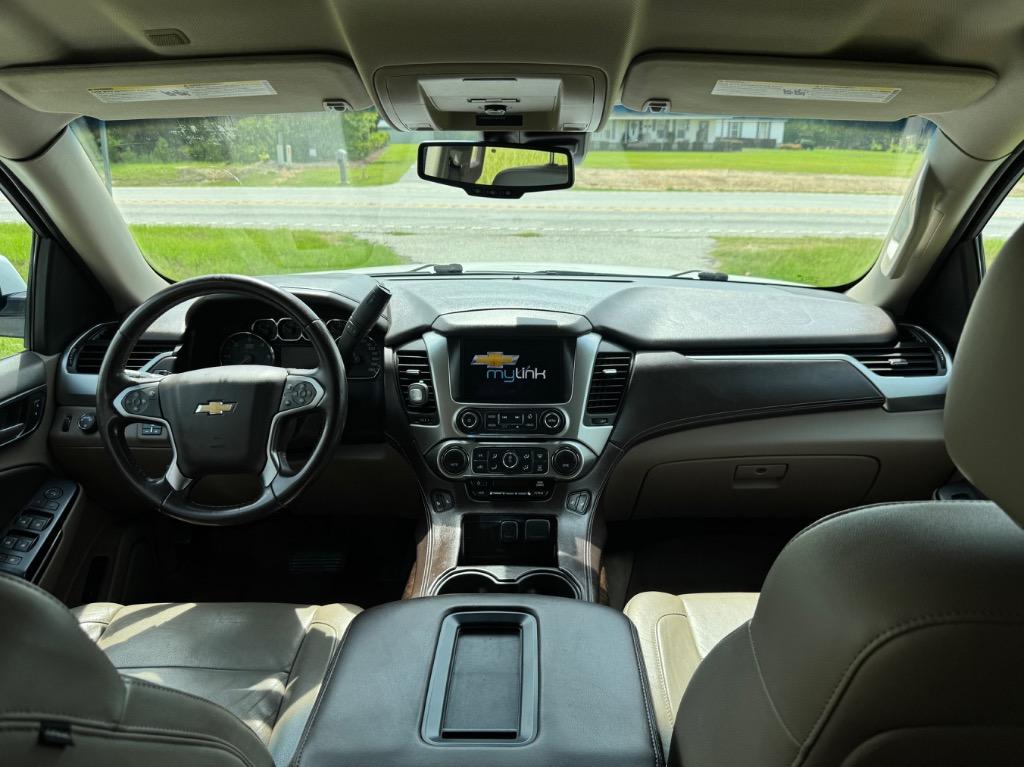 2015 Chevrolet Suburban LT 1500 photo
