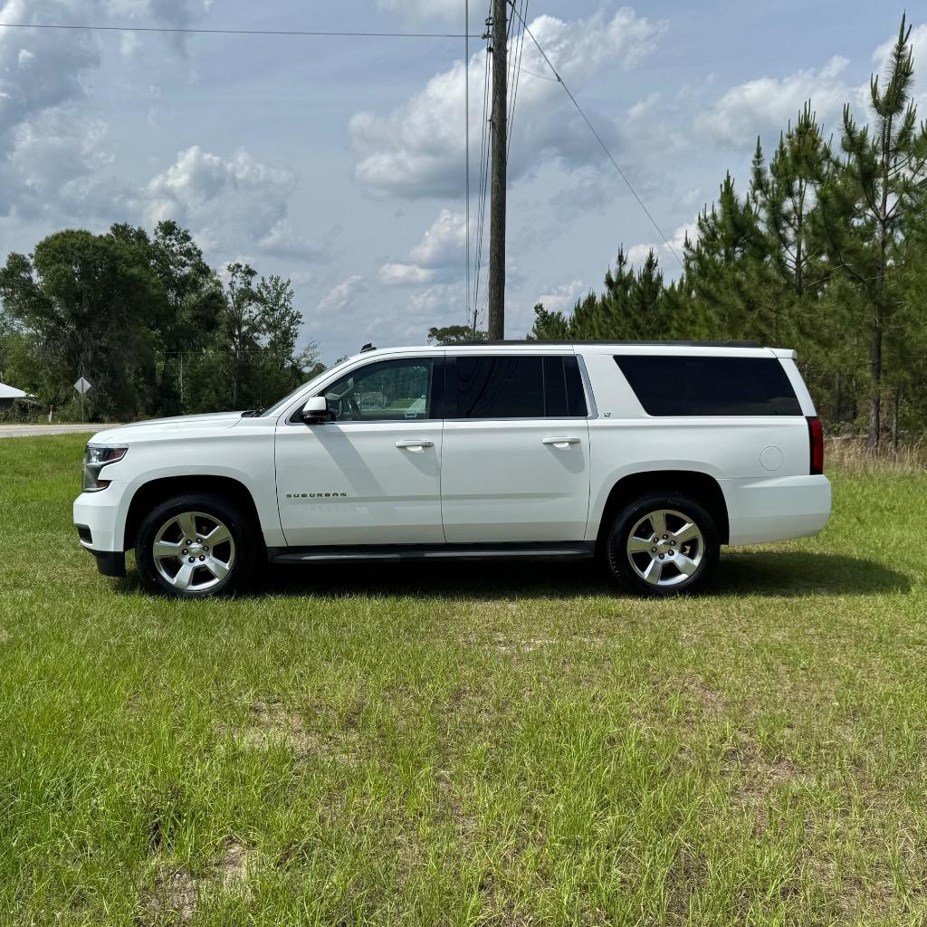 2015 Chevrolet Suburban LT 1500 photo