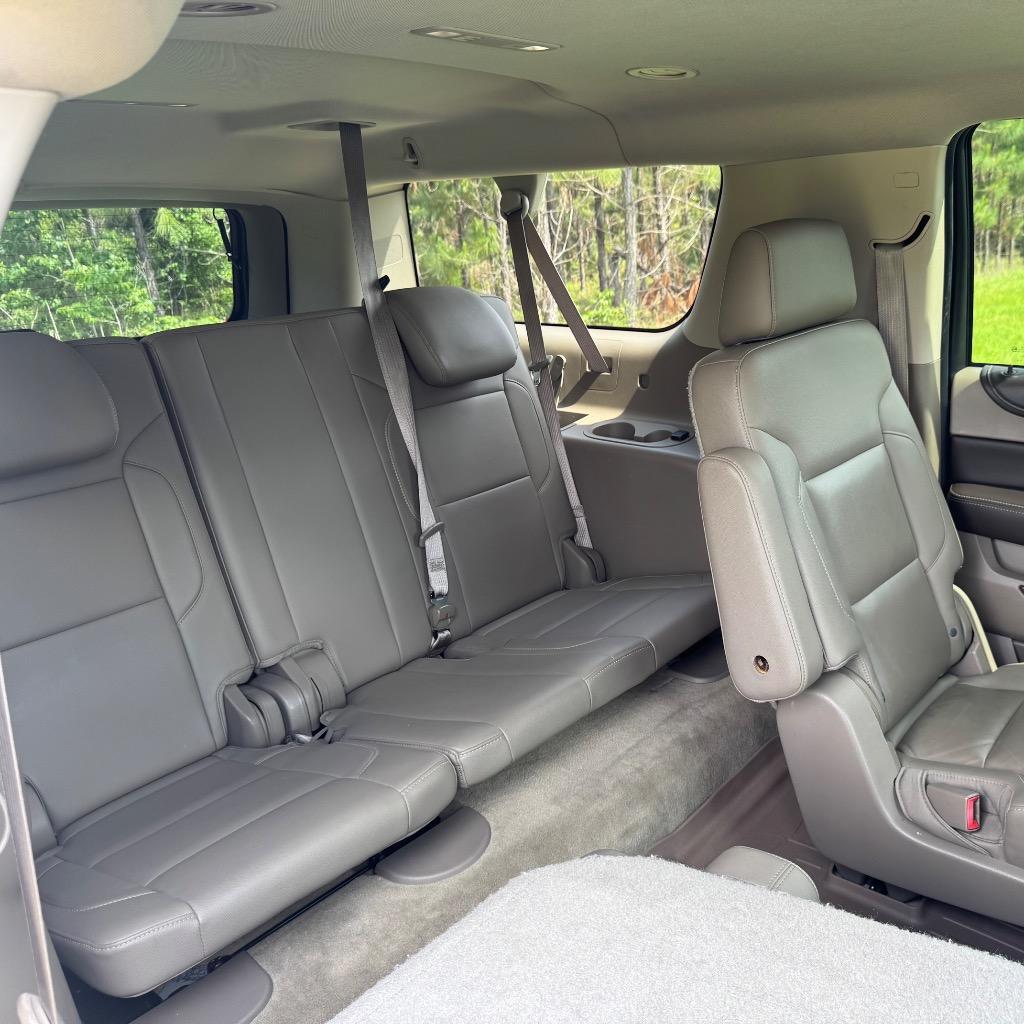 2015 Chevrolet Suburban LT 1500 photo
