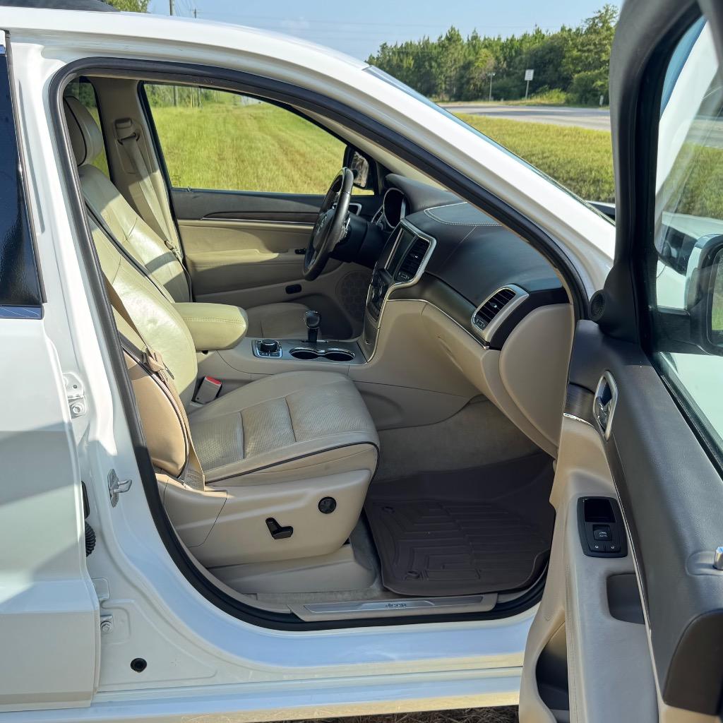 2014 Jeep Cherokee - $12,900