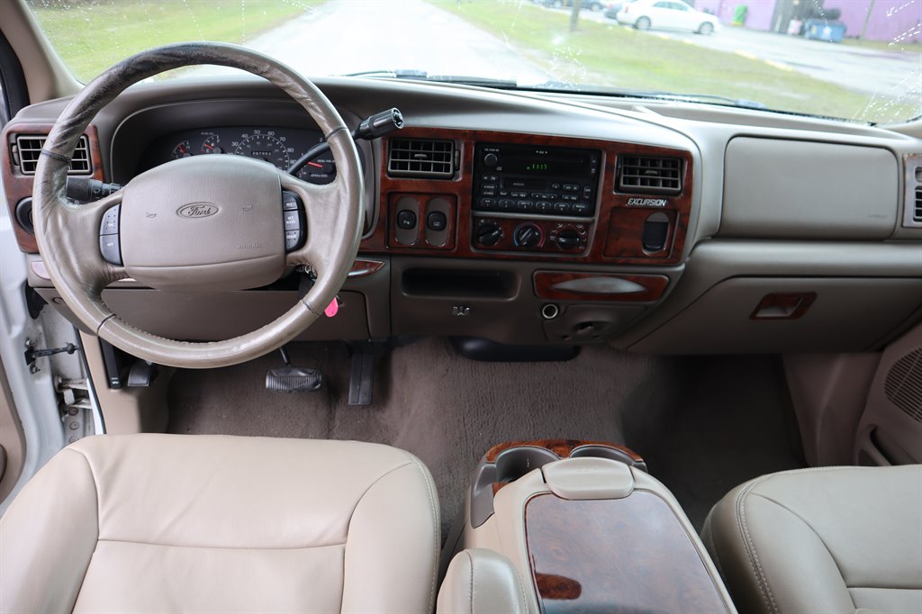 2001 Ford Excursion Limited photo