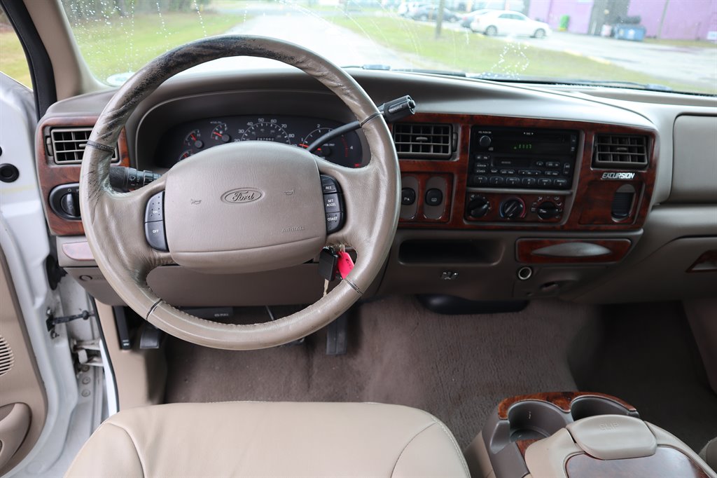 2001 Ford Excursion Limited photo