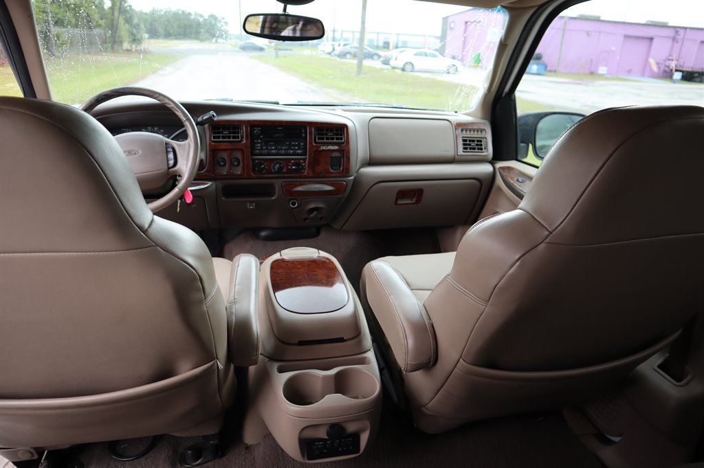 2001 Ford Excursion Limited photo