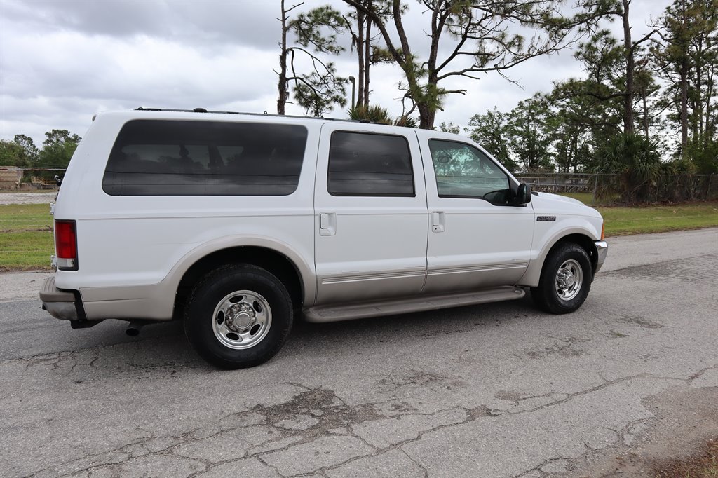 2001 Ford Excursion Limited photo