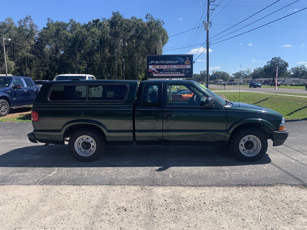 2003 Chevrolet S-10 Pickup - $5,995