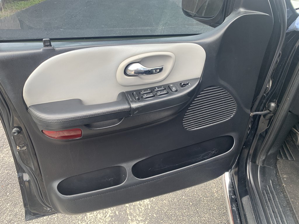 2003 Ford F-150 - $15,595