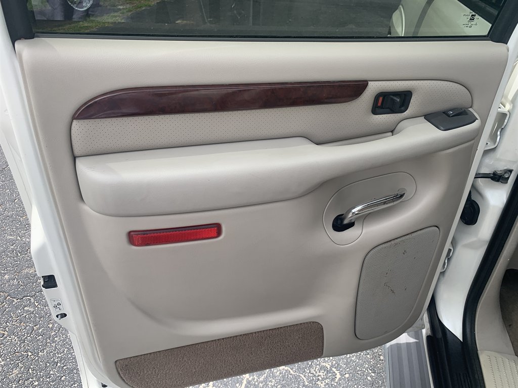 2005 Cadillac Escalade - $5,995