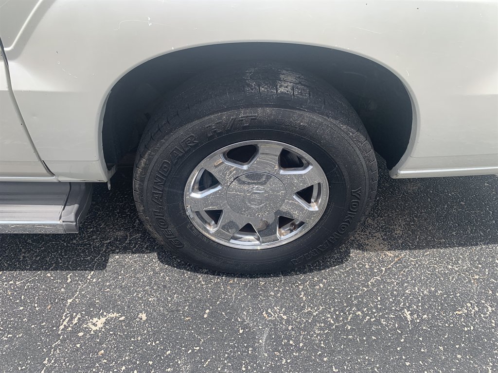 2005 Cadillac Escalade - $5,995
