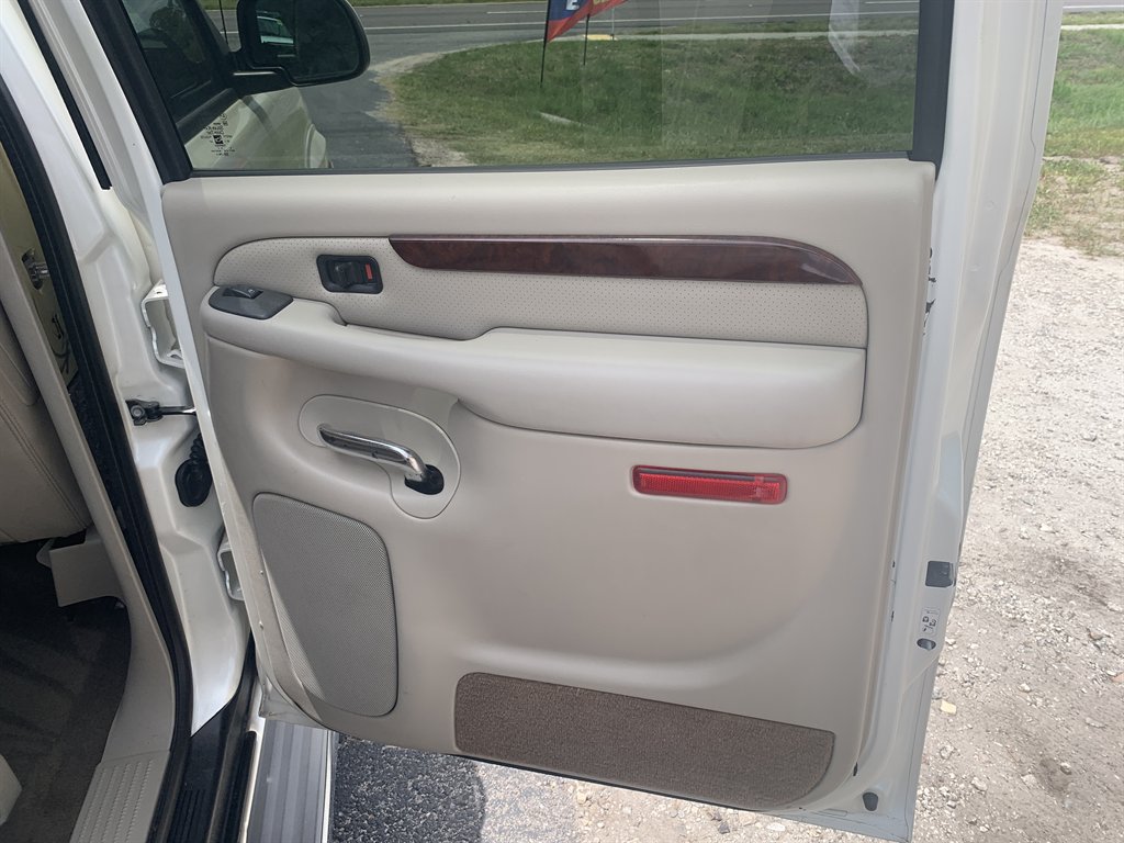 2005 Cadillac Escalade - $5,995
