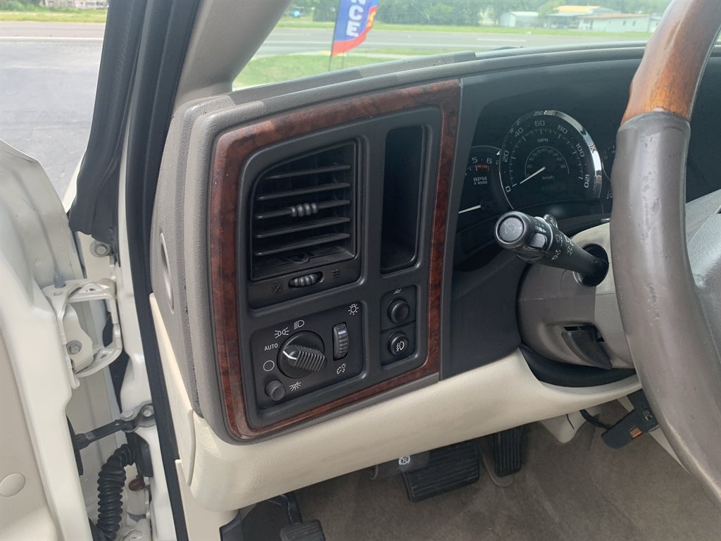 2005 Cadillac Escalade - $5,995