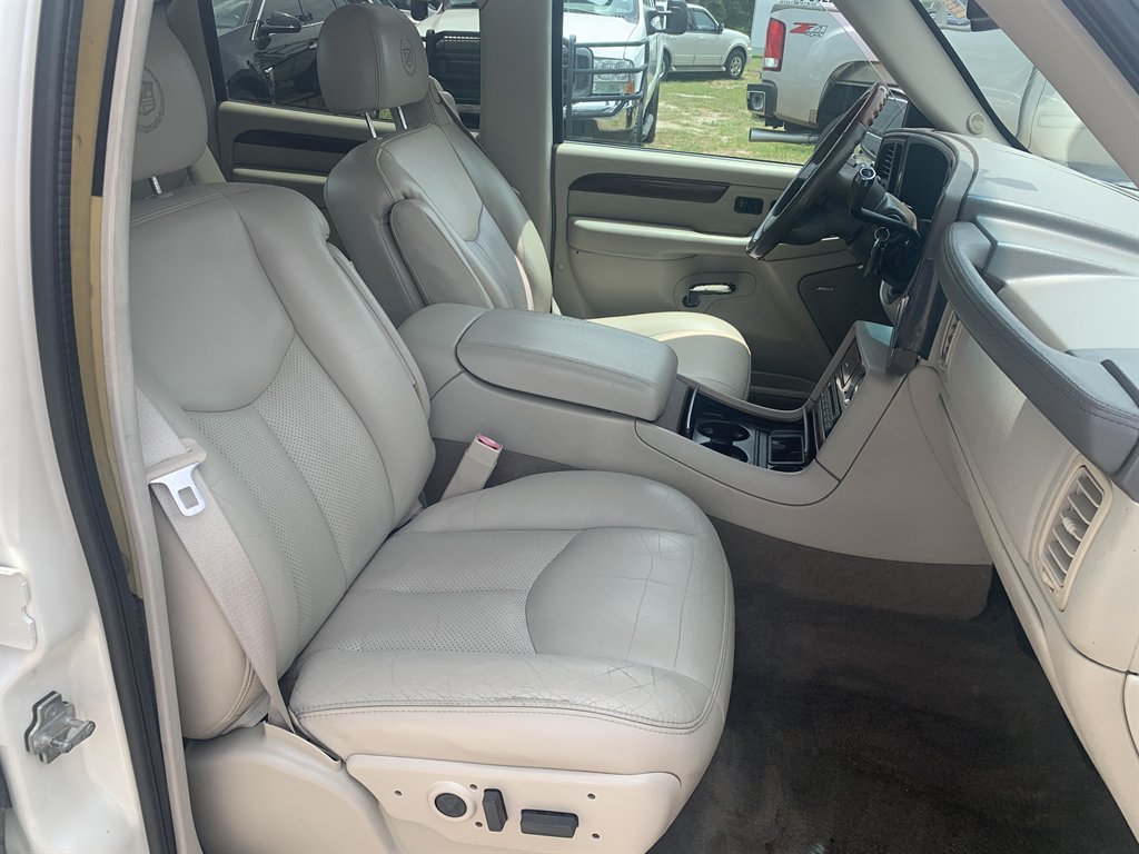 2005 Cadillac Escalade - $5,995
