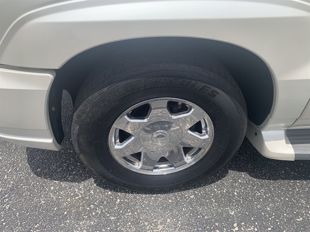 2005 Cadillac Escalade - $5,995