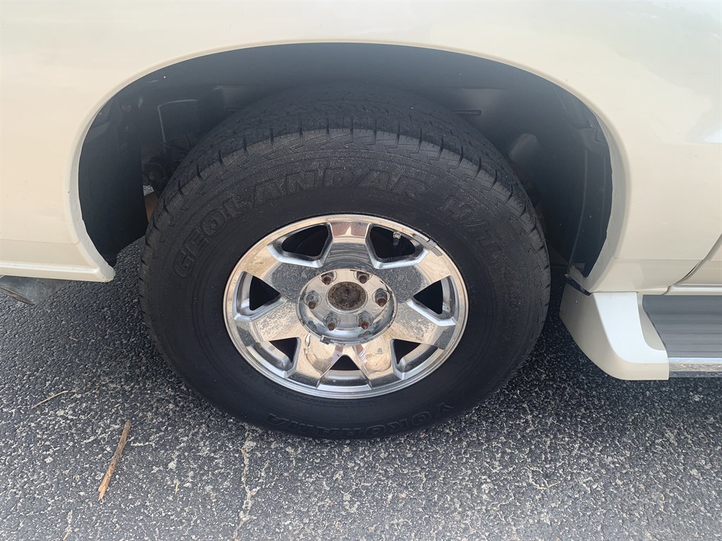 2005 Cadillac Escalade - $5,995