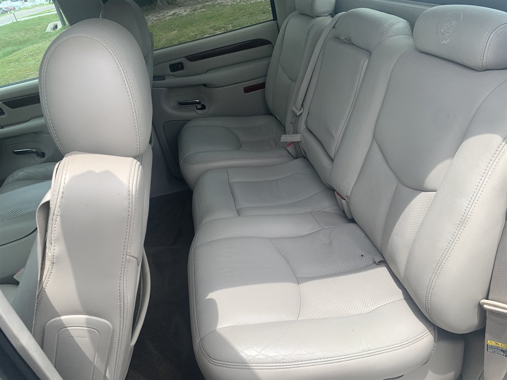 2005 Cadillac Escalade - $5,995
