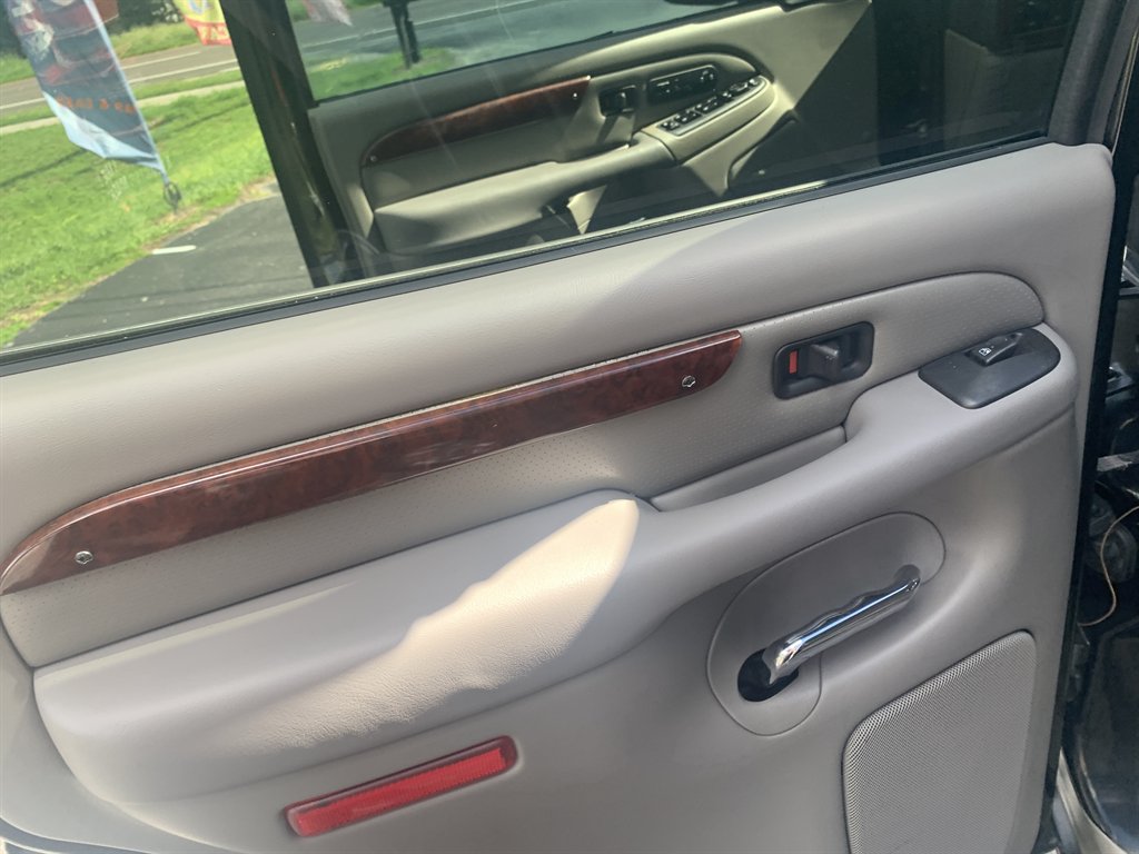 2006 Cadillac Escalade - $5,995