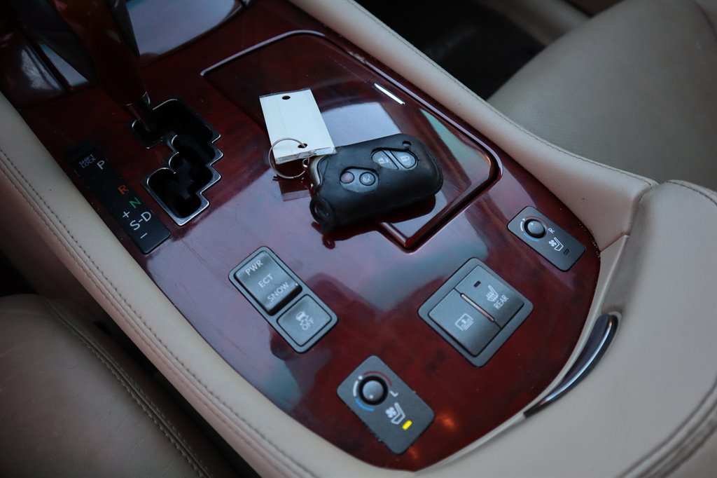 2008 Lexus LS 460 photo
