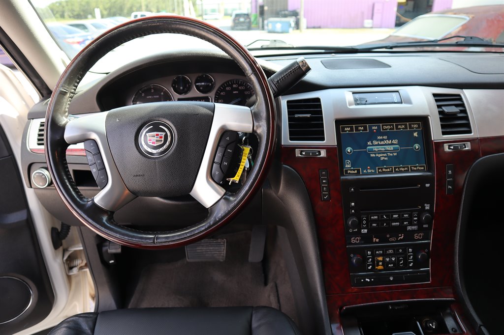 2008 Cadillac Escalade photo