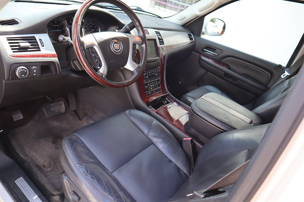 2008 Cadillac Escalade photo