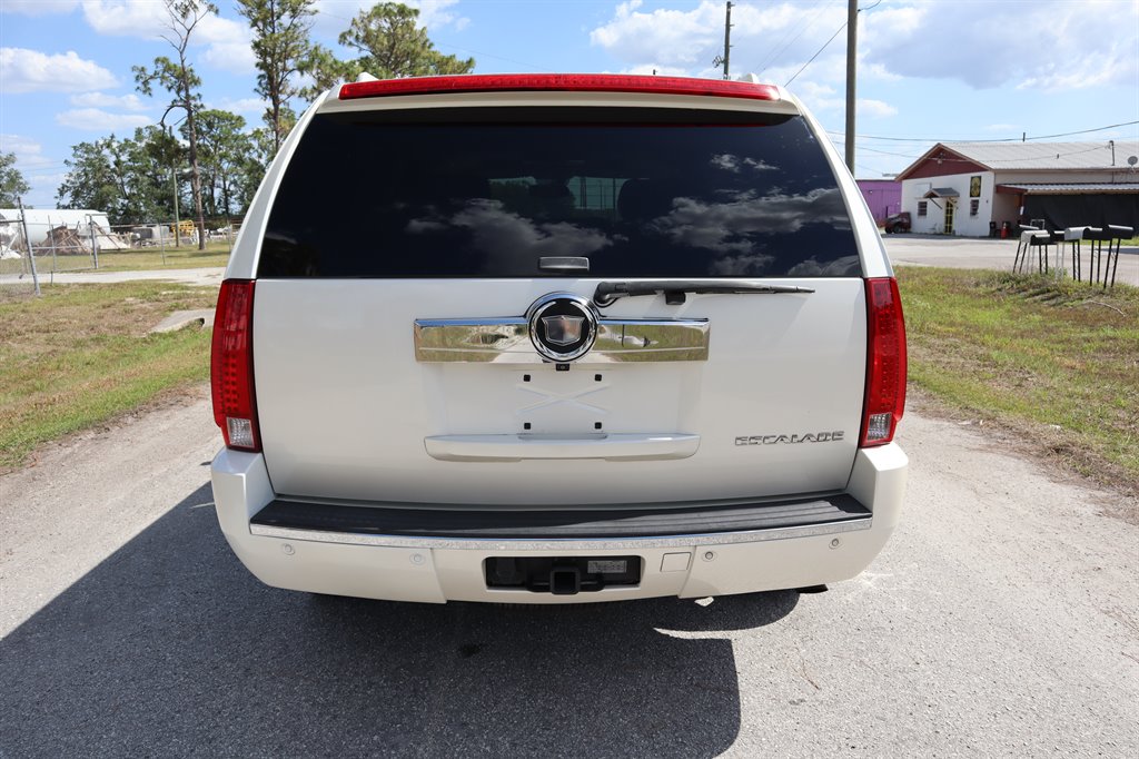 2008 Cadillac Escalade photo