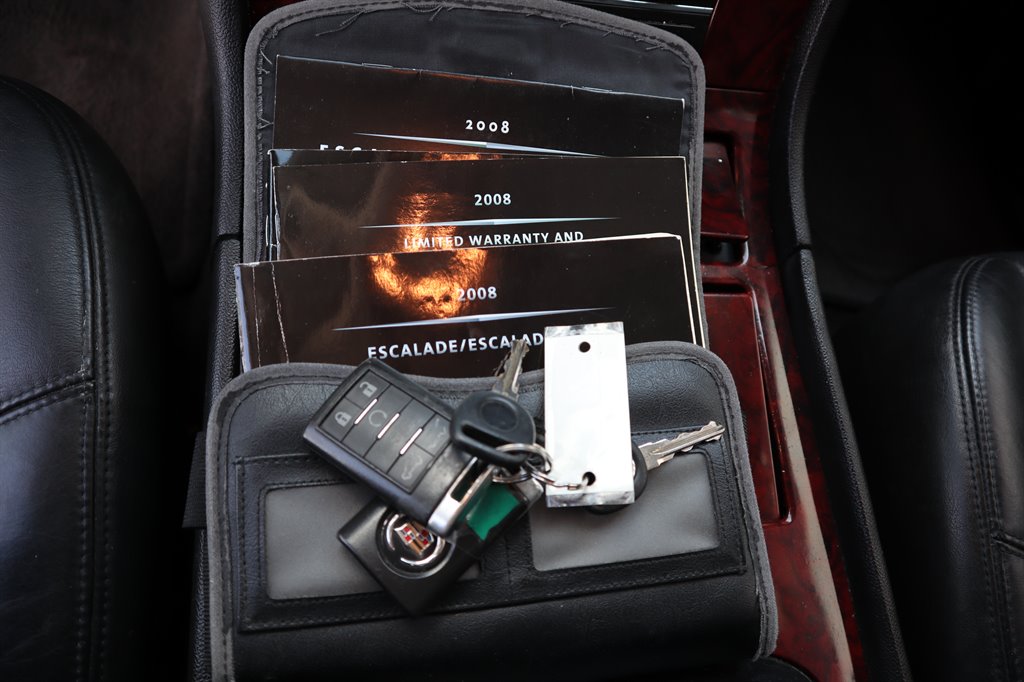 2008 Cadillac Escalade photo