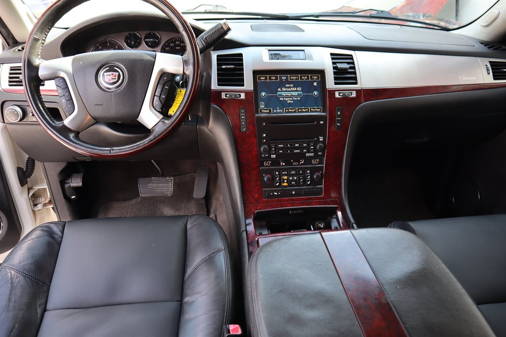 2008 Cadillac Escalade photo