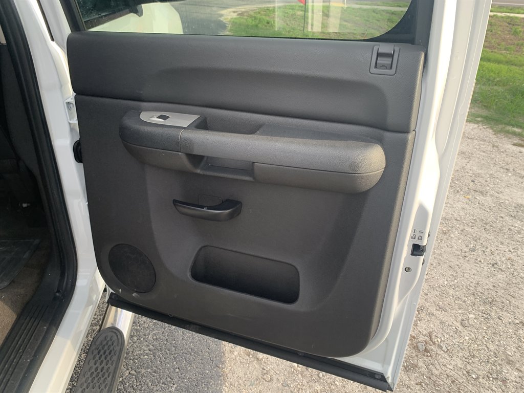 2009 Chevrolet Silverado - $6,995