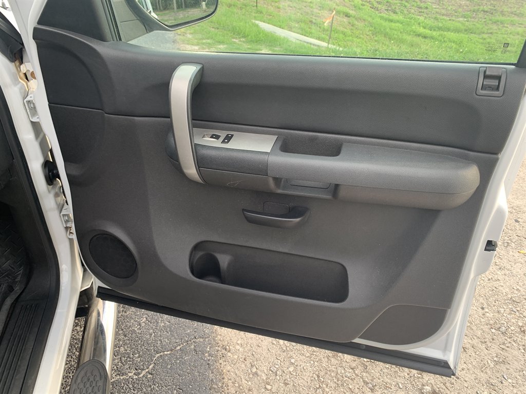 2009 Chevrolet Silverado - $6,995
