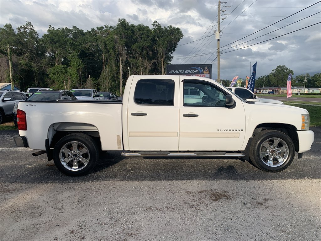 2009 Chevrolet Silverado - $6,995