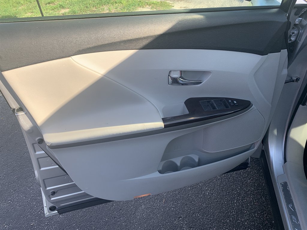 2009 Toyota Venza - $7,995