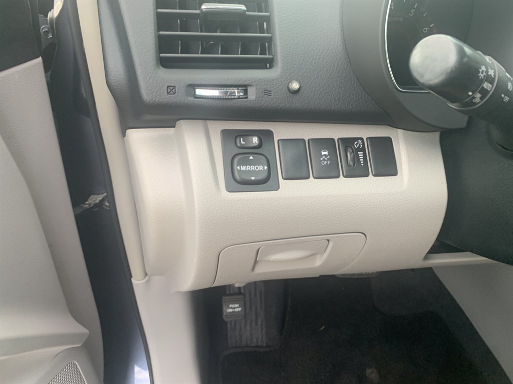 2012 Toyota Highlander - $8,995