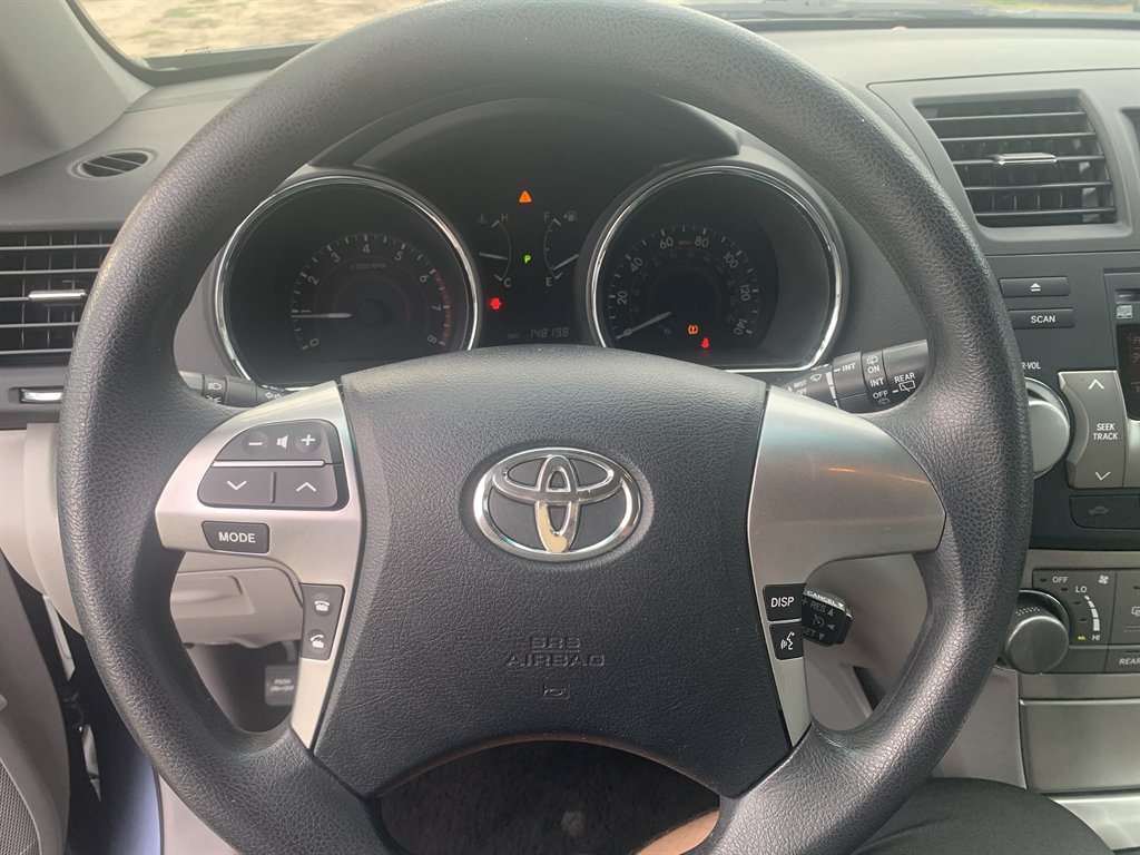 2012 Toyota Highlander - $8,995