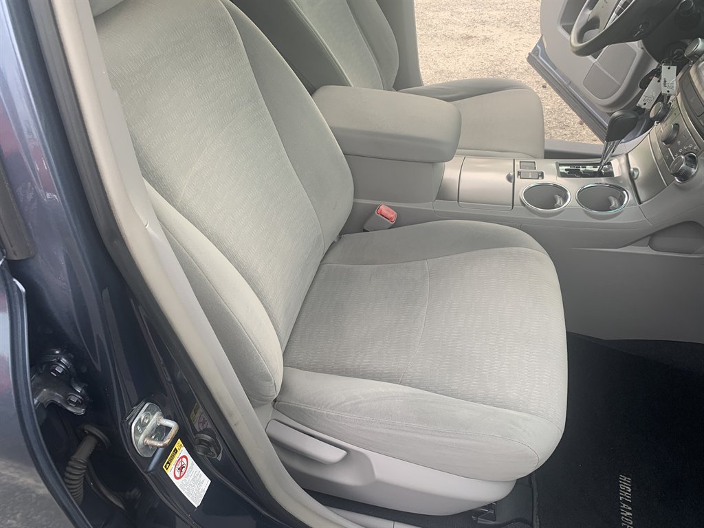 2012 Toyota Highlander - $8,995