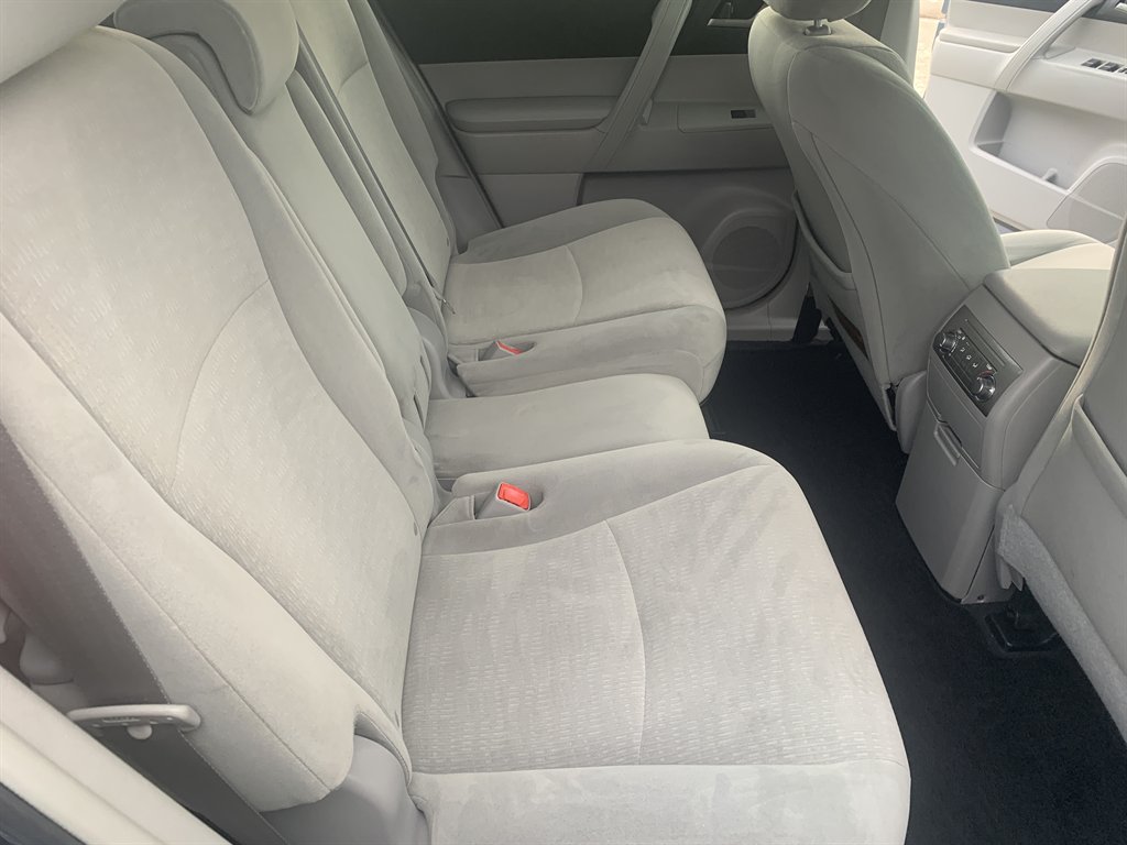 2012 Toyota Highlander - $8,995